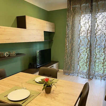 Apartment Casa Di Laura Mono E Bilo Di Fronte Ospedale San Raffaele